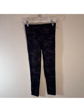 Spanx Look at Me Now Leggings Size Small